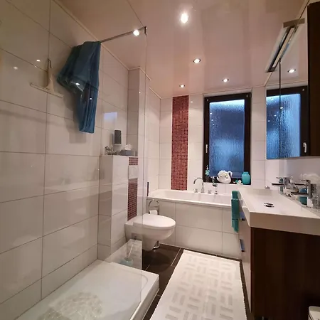 Leo Apartment *
